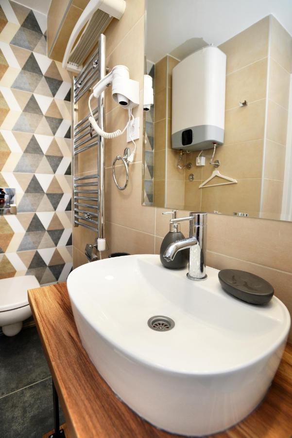 River&Bike Apartment With Free Electric Bike Belgrad Exteriör bild